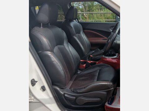 Nissan Juke 1.6 Juke Tekna DiG-T 5dr 12