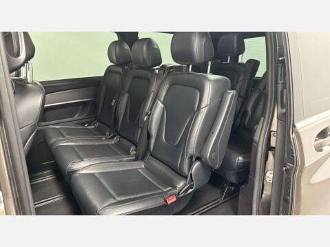 Mercedes-Benz V Class 2.1 V220 D Sport Auto 5dr 9