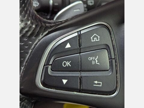 Mercedes-Benz V Class 2.1 V250 D Sport Auto 5dr 33