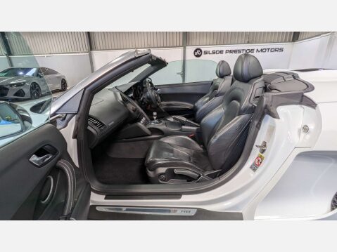 Audi R8 5.2 R8 Spyder Quattro V10 4WD 2dr 18