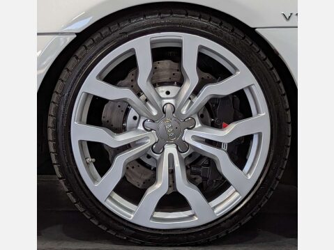 Audi R8 5.2 R8 Spyder Quattro V10 4WD 2dr 33