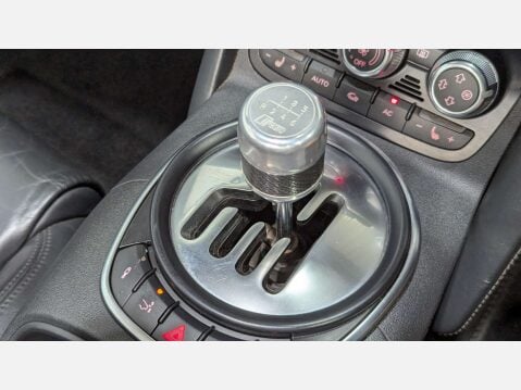 Audi R8 5.2 R8 Spyder Quattro V10 4WD 2dr 26