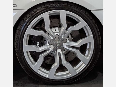 Audi R8 5.2 R8 Spyder Quattro V10 4WD 2dr 30