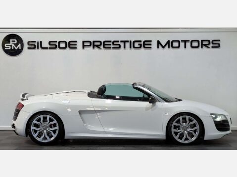 Audi R8 5.2 R8 Spyder Quattro V10 4WD 2dr 11