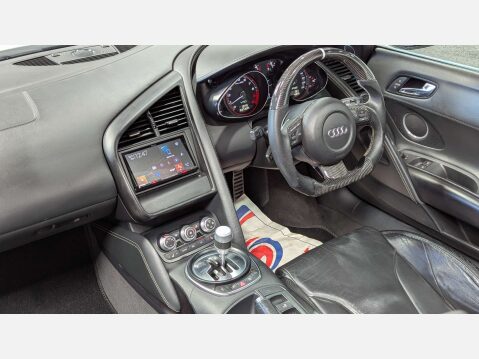 Audi R8 5.2 R8 Spyder Quattro V10 4WD 2dr 19