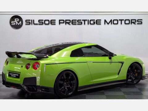 Nissan GT-R 3.8 GT-R Black Edition Semi-Auto 4WD 2dr 18