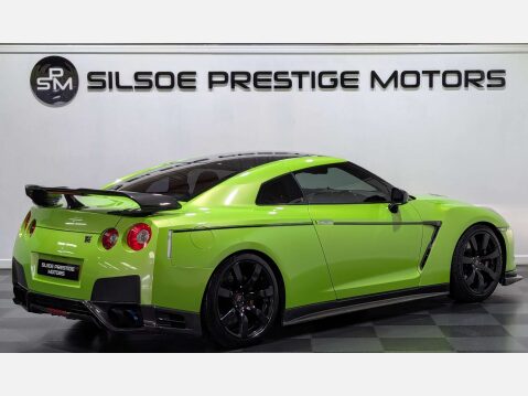 Nissan GT-R 3.8 GT-R Black Edition Semi-Auto 4WD 2dr 17
