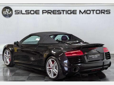 Audi R8 5.2 R8 Spyder Quattro V10 Semi-Auto 4WD 2dr 13