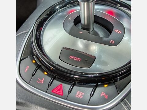 Audi R8 5.2 R8 Spyder Quattro V10 Semi-Auto 4WD 2dr 40