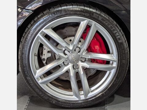 Audi R8 5.2 R8 Spyder Quattro V10 Semi-Auto 4WD 2dr 46