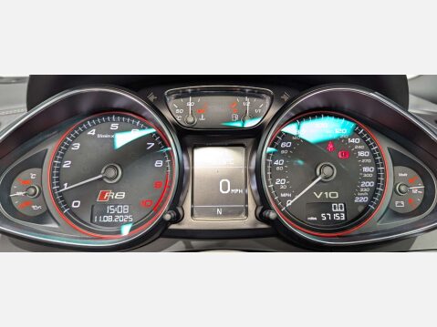 Audi R8 5.2 R8 Spyder Quattro V10 Semi-Auto 4WD 2dr 36