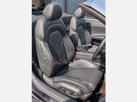Audi R8 5.2 R8 Spyder Quattro V10 Semi-Auto 4WD 2dr 27