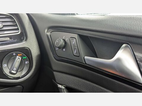 Volkswagen Golf 2.0 Golf R TSi Semi-Auto 4WD 5dr 62