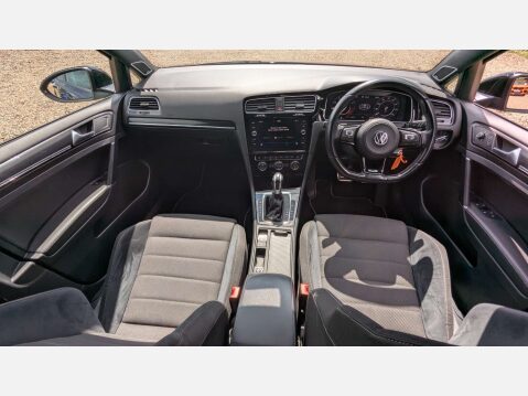 Volkswagen Golf 2.0 Golf R TSi Semi-Auto 4WD 5dr 73