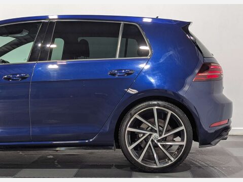 Volkswagen Golf 2.0 Golf R TSi Semi-Auto 4WD 5dr 6