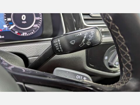 Volkswagen Golf 2.0 Golf R TSi Semi-Auto 4WD 5dr 43