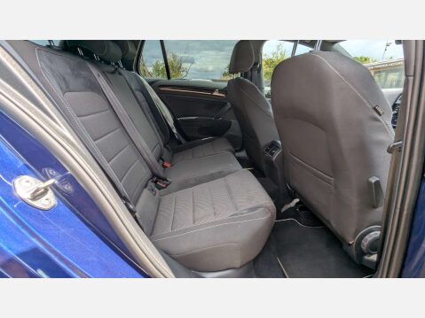 Volkswagen Golf 2.0 Golf R TSi Semi-Auto 4WD 5dr 72