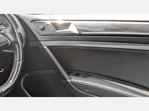 Volkswagen Golf 2.0 Golf R TSi Semi-Auto 4WD 5dr 71