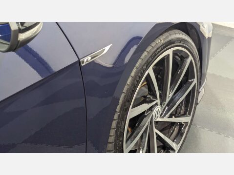 Volkswagen Golf 2.0 Golf R TSi Semi-Auto 4WD 5dr 35