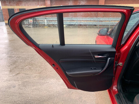 BMW 1 Series 2.0 120d Sport Auto Euro 5 (s/s) 5dr 27