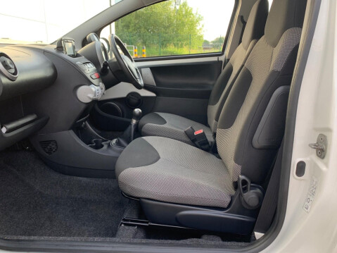Toyota Aygo 1.0 VVT-i Move Euro 5 3dr 26