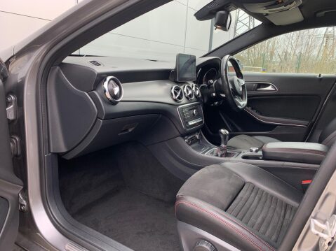 Mercedes-Benz GLA Class 1.6 GLA200 AMG Line Euro 6 (s/s) 5dr 36
