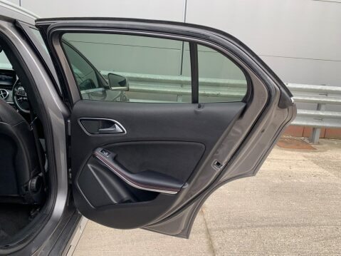 Mercedes-Benz GLA Class 1.6 GLA200 AMG Line Euro 6 (s/s) 5dr 51