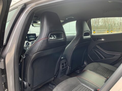 Mercedes-Benz GLA Class 1.6 GLA200 AMG Line Euro 6 (s/s) 5dr 44