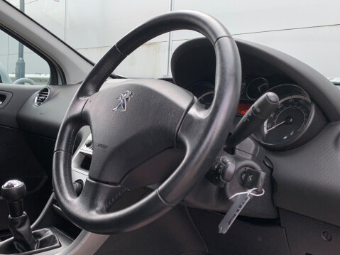 Peugeot 308 1.6 HDi Active Euro 5 5dr 29