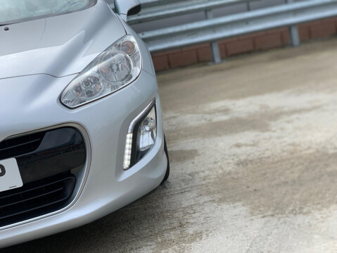Peugeot 308 1.6 HDi Active Euro 5 5dr 9