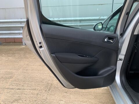 Peugeot 308 1.6 HDi Active Euro 5 5dr 50