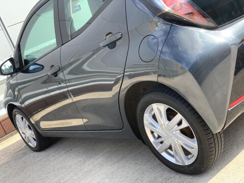 Toyota Aygo 1.0 VVT-i x-pression x-wave Euro 5 5dr Euro 5 23