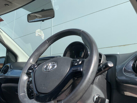 Toyota Aygo 1.0 VVT-i x-pression x-wave Euro 5 5dr Euro 5 31