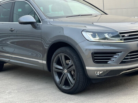 Volkswagen Touareg 3.0 TDI V6 BlueMotion Tech R-Line Plus Tiptronic 4WD Euro 6 (s/s) 5dr 4