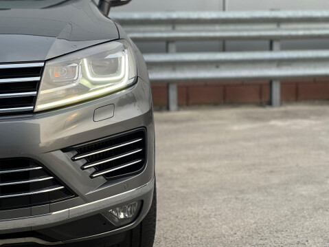 Volkswagen Touareg 3.0 TDI V6 BlueMotion Tech R-Line Plus Tiptronic 4WD Euro 6 (s/s) 5dr 6