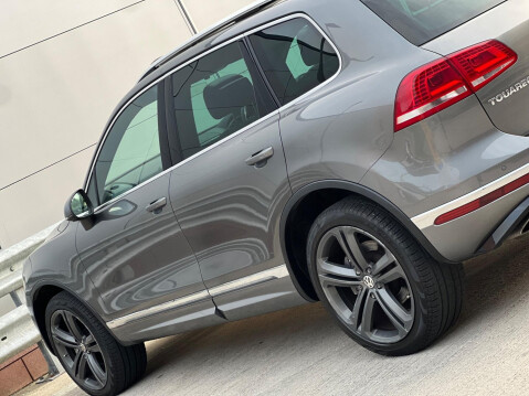 Volkswagen Touareg 3.0 TDI V6 BlueMotion Tech R-Line Plus Tiptronic 4WD Euro 6 (s/s) 5dr 21