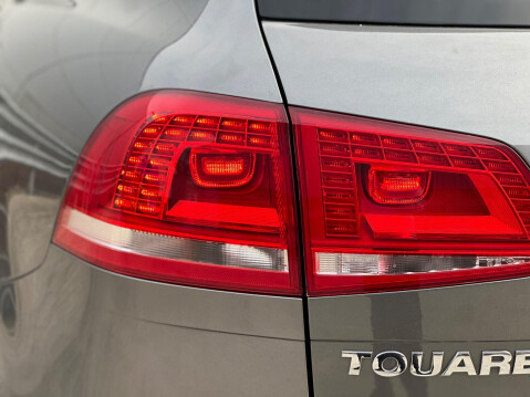 Volkswagen Touareg 3.0 TDI V6 BlueMotion Tech R-Line Plus Tiptronic 4WD Euro 6 (s/s) 5dr 27
