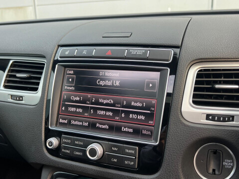 Volkswagen Touareg 3.0 TDI V6 BlueMotion Tech R-Line Plus Tiptronic 4WD Euro 6 (s/s) 5dr 54