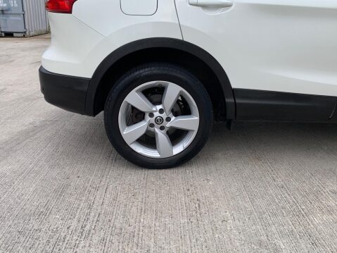 Nissan Qashqai 1.5 dCi N-Connecta 2WD Euro 6 (s/s) 5dr 17