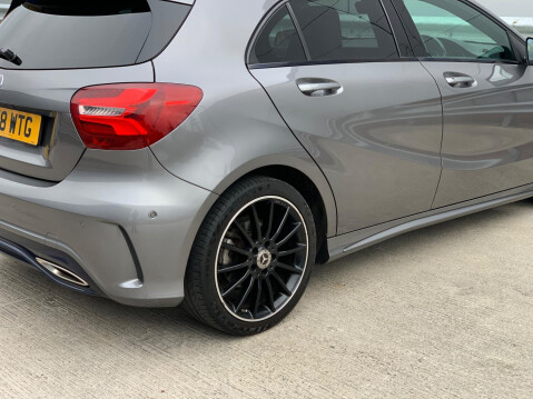 Mercedes-Benz A Class 2.1 A200d AMG Line (Premium) 7G-DCT Euro 6 (s/s) 5dr 21