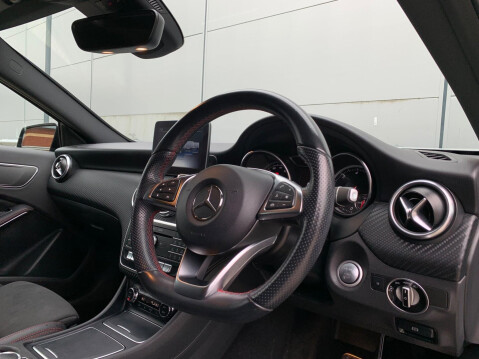 Mercedes-Benz A Class 2.1 A200d AMG Line (Premium) 7G-DCT Euro 6 (s/s) 5dr 22