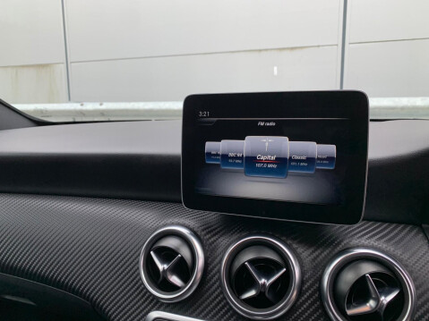 Mercedes-Benz A Class 2.1 A200d AMG Line (Premium) 7G-DCT Euro 6 (s/s) 5dr 28