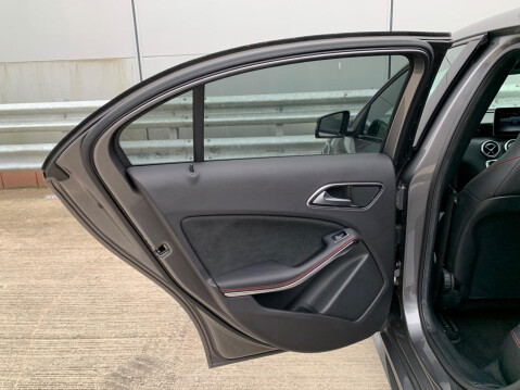 Mercedes-Benz A Class 2.1 A200d AMG Line (Premium) 7G-DCT Euro 6 (s/s) 5dr 45