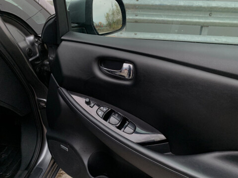 Nissan LEAF 24kWh Tekna Auto 5dr 24