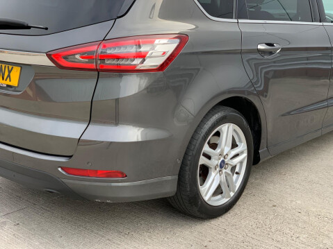 Ford S-Max 2.0 TDCi Titanium Euro 6 (s/s) 5dr 21