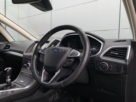 Ford S-Max 2.0 TDCi Titanium Euro 6 (s/s) 5dr 33
