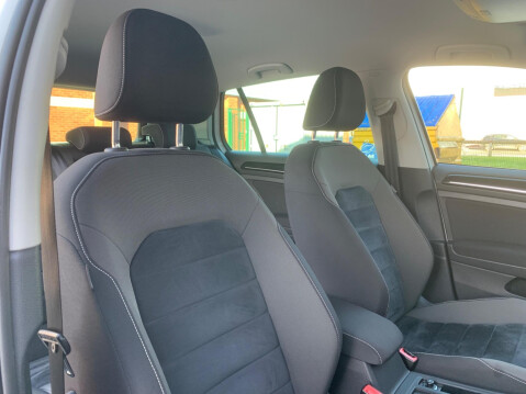 Volkswagen Golf 2.0 TDI BlueMotion Tech GT Euro 5 (s/s) 5dr 38