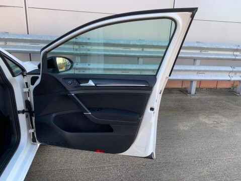 Volkswagen Golf 2.0 TDI BlueMotion Tech GT Euro 5 (s/s) 5dr 29
