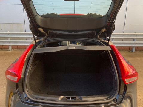 Volvo V40 1.6 D2 R-Design Euro 5 (s/s) 5dr 27