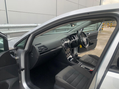 Volkswagen Golf 2.0 TDI BlueMotion Tech GT Euro 5 (s/s) 5dr 38